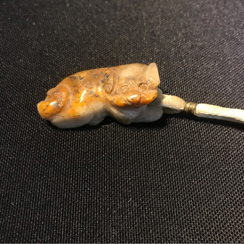 Chinese hand carved jade pixiu pendant